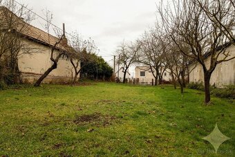 Exkluzívne na predaj stavebný pozemok v obci Kuzmice, okres - 4