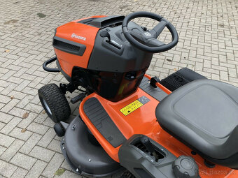 Trávnikový traktor Husqvarna, Model TS 243T - 4