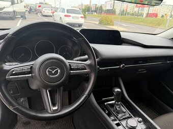 Mazda 3 2.0 eSkyactiv-G150 Plus, AT, sedan, záruka 10/2028 - 4