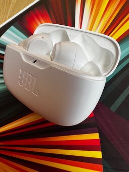 Bezdrôtové slúchadlá s mikrofónom JBL wave Beam biele - 4