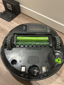 Predám iRobot Roomba j7 - 4
