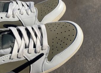 Jordan 1 Retro Travis Scott “Medium Olive” - 4
