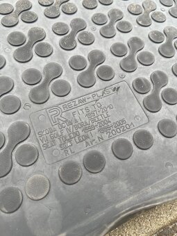 Gumené rohože Octavia 1,Golf 4,Bora ,Seat Leon 1M - 4