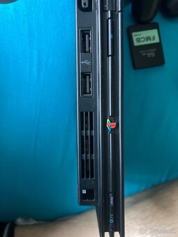 PS 2 + 2 ovládače - 4