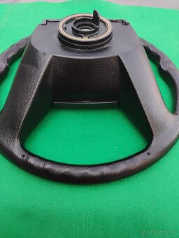 Predám stredové puklicky, volant a manuál na Daewoo Racer - 4