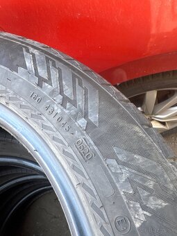215/60R17 - 4