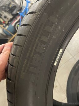 Predám dve nové letné pneu pirelli 275/45/21 - 4