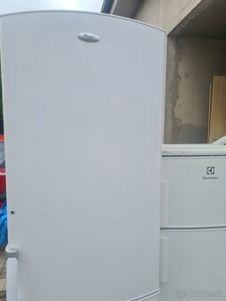 Whirlpool chladnička s mrazničkou A - 4