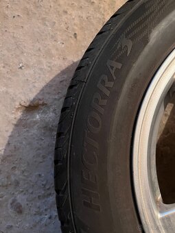 Predám sadu letných pneumatík spolu s diskami - 4