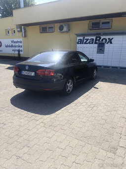 Volkswagen Jetta 1.6 TDI, Automat, 2011, 350 000 km - 4