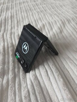 Moto razr 60 ultra - 4