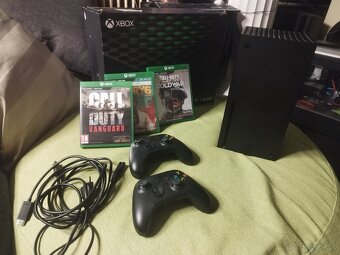 Xbox X 1TB SSD plus 2ovladace ,3hry - 4