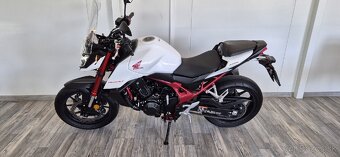 Honda CB 750 Hornet - 4