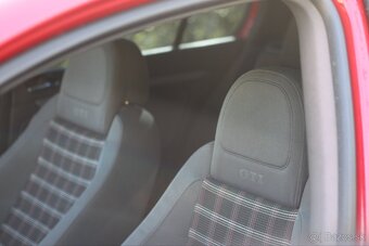 Volkswagen Golf 5 GTi 2.0TFSI 147kw DSG
- 4