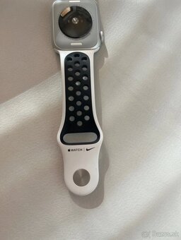 Apple Watch SE 2. generácie 40mm - 4