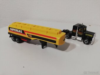 Matchbox Convoy CY 7, Petrol Tanker, England - 4