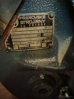 Motor s uhlovou prevodovkou - 4