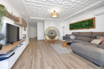 Apartmán 4+kk s balkónom a bazénom Torrevieja-Playa del Aceq - 4