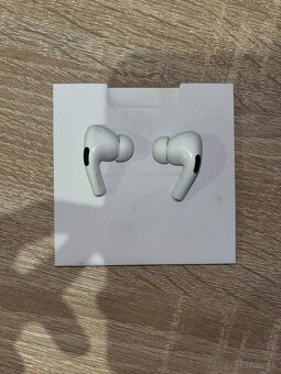 Apple AirPods Pro 1st gen - 4