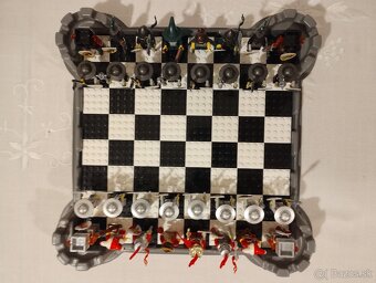LEGO 853373 Kingdoms Chess Set - 4