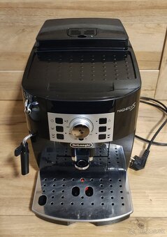 Delonghi Magnifica S ecam 22.100.B - 4