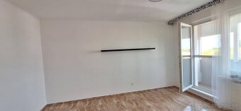 1 izbový byt na prenájom v centre Komárna - 4