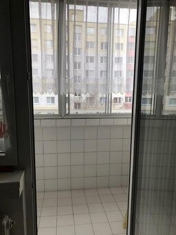 Prenájom 3 izb. zariadeného bytu v Petržalke na Belinského u - 4