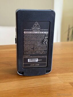 Gitarový efekt Behringer - 4