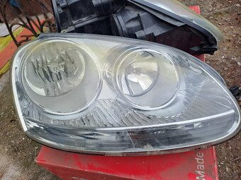 Predne svetla vw golf5 - 4