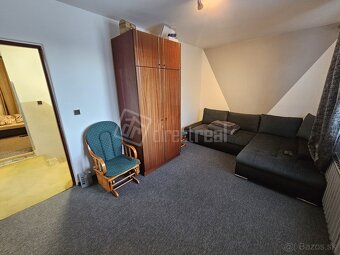 Dva rodinné domy v spoločnom dvore na pozemku 961 m2 - 4