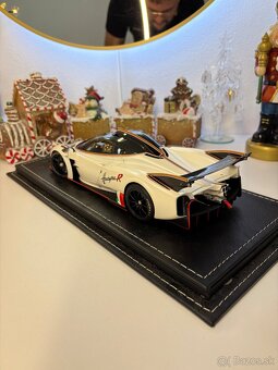 Pagani Huayra R / LCD / 1:18 - 4