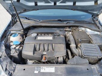 Volksvagen Golf - 4