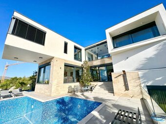 Trogir, Čiovo - luxusná vila s nádherným výhľadom na more - 4