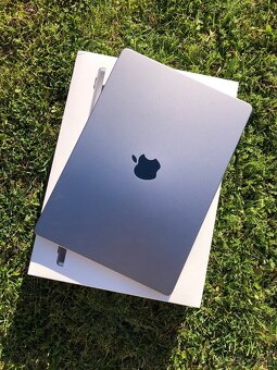 MacBook Pro 14" M1 MAX / 32GB RAM / 1TB - 4