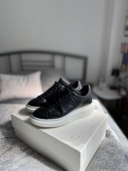 Alexander McQueen - 4