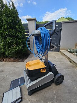 Robotický bazénový vysávač Dolphin E35 - 4
