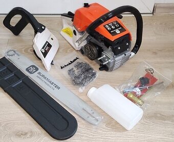 Silná benzínová motorová reťazová píla motor 82cm³ - 4