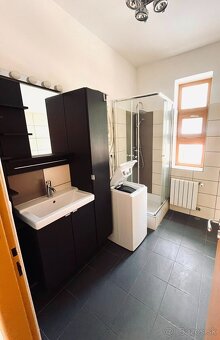 Hľadáte miesto na prácu v pokojnom a originálnom prostredí? - 4