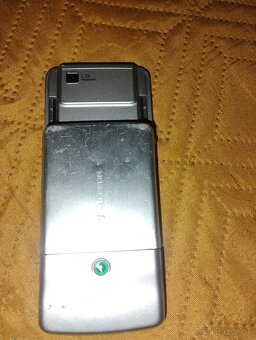 Sony Ericsson T303 - 4