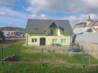 Na predaj zaujímavá budova a veľký pozemok v obci Fintice. - 4