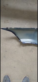 BMW X1 r.v. 2018, PRAVÝ PREDNÝ BLATNÍK. - 4