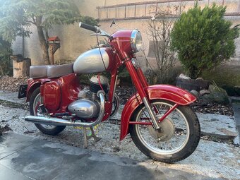 Jawa 250. Kyvacka - 4