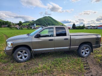 Predám dodge ram 5,7 hemi - 4