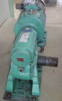 Elektromotor s převodovkou VF 110 - 4