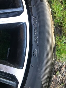 Elektróny Range Rover 275/40 r22 - 4