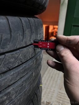 Dunlop Sport Maxx 235/45 R18 - 4