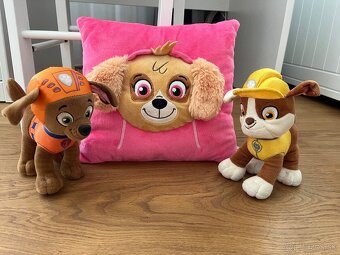 Vankusik a postavicky z lapkovej patroly - 4