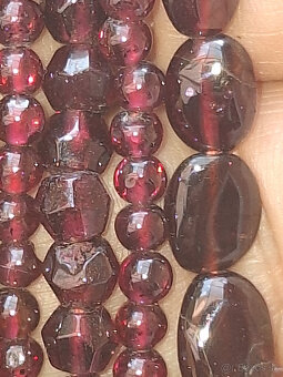 GRANÁTOVÝ NÁHRDELNÍK - 4