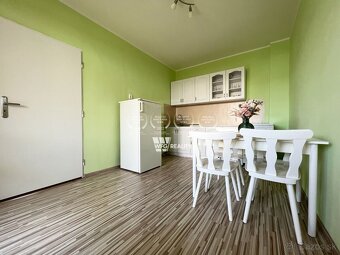 Na predaj zrekonštruovaný rodinný dom s veľkým pozemkom v ob - 4