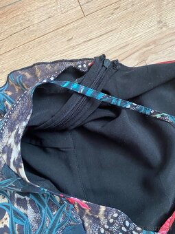 Letne dlhe maxisaty Guess - 4